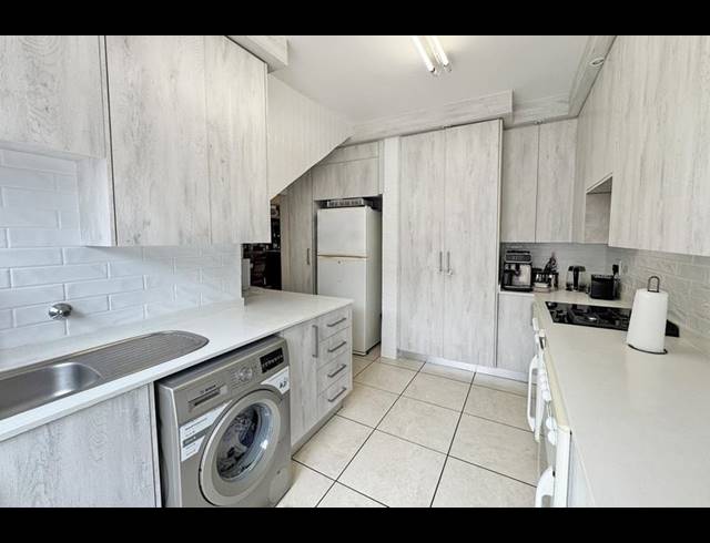 3 BEDROOM TOWNHOUSE FOR SALE IN SANDOWN